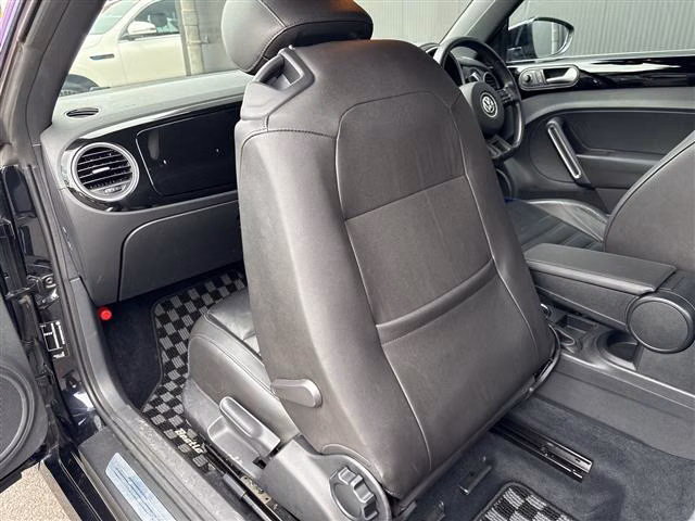 VOLKSWAGEN BEETLE