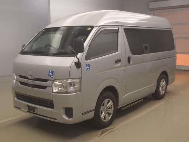 TOYOTA REGIUS ACE