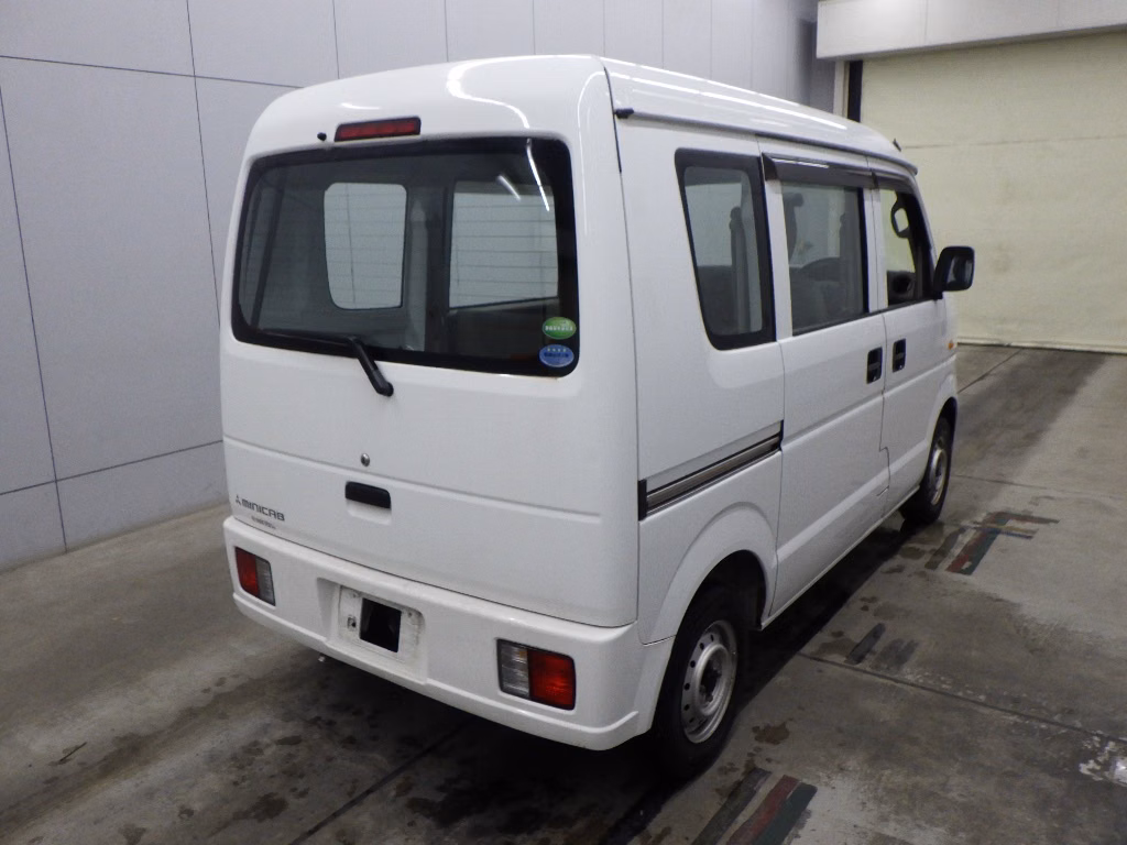 MITSUBISHI MINICAB