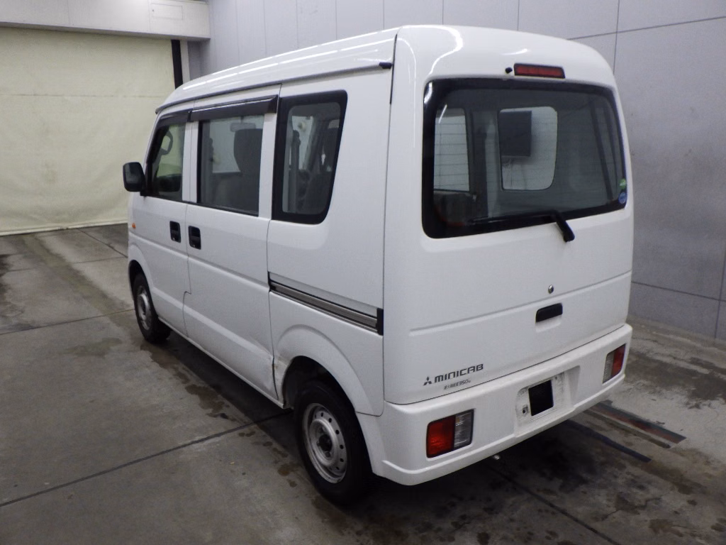 MITSUBISHI MINICAB