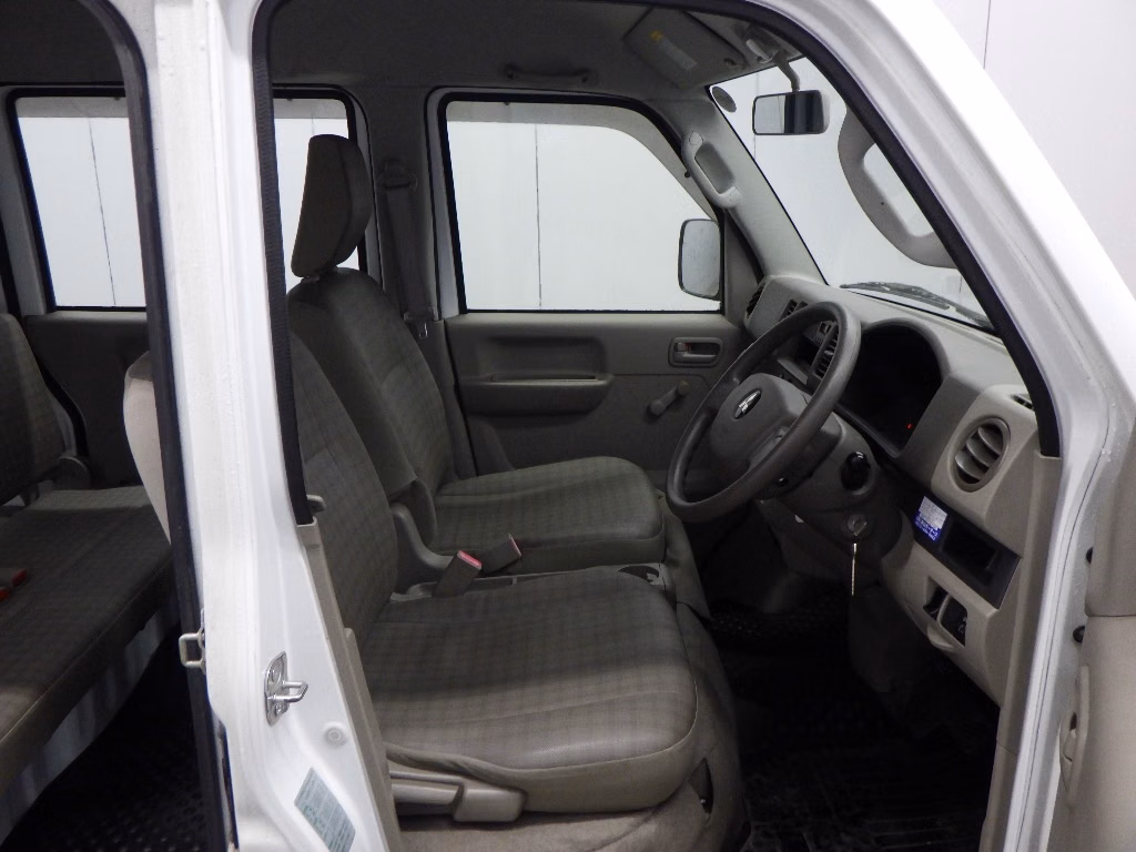 MITSUBISHI MINICAB