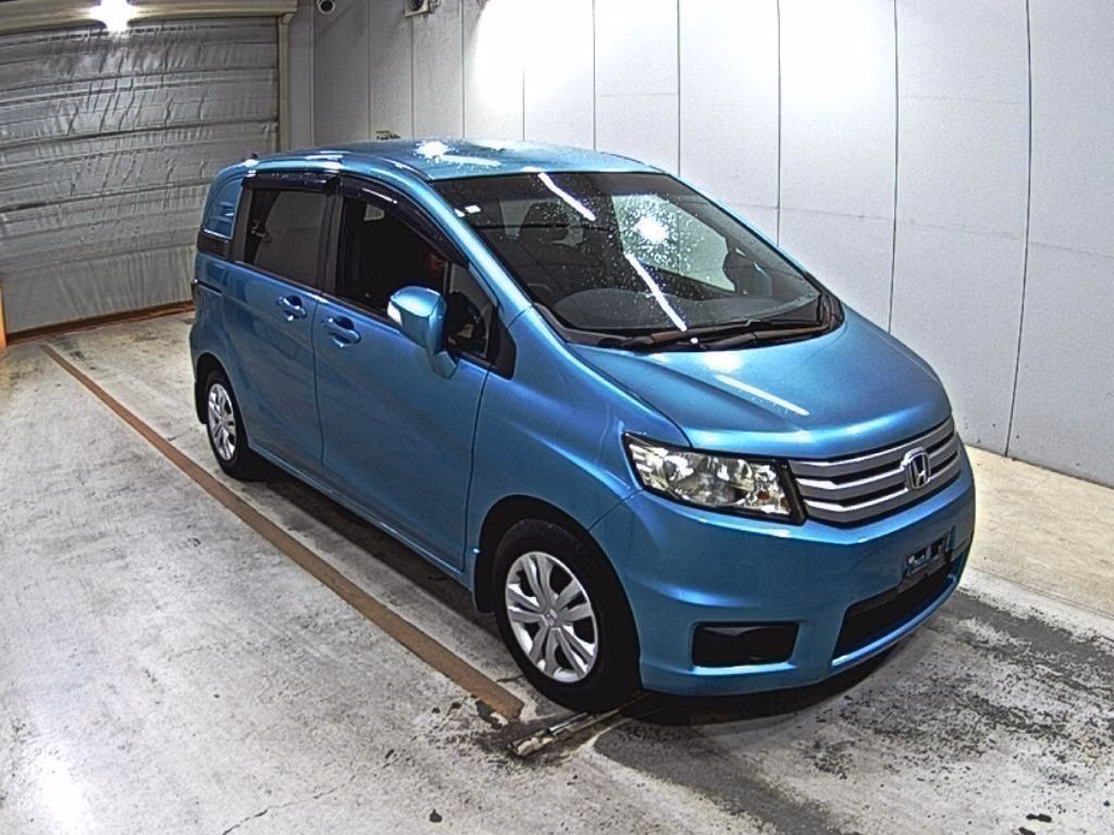 HONDA FREED SPIKE
