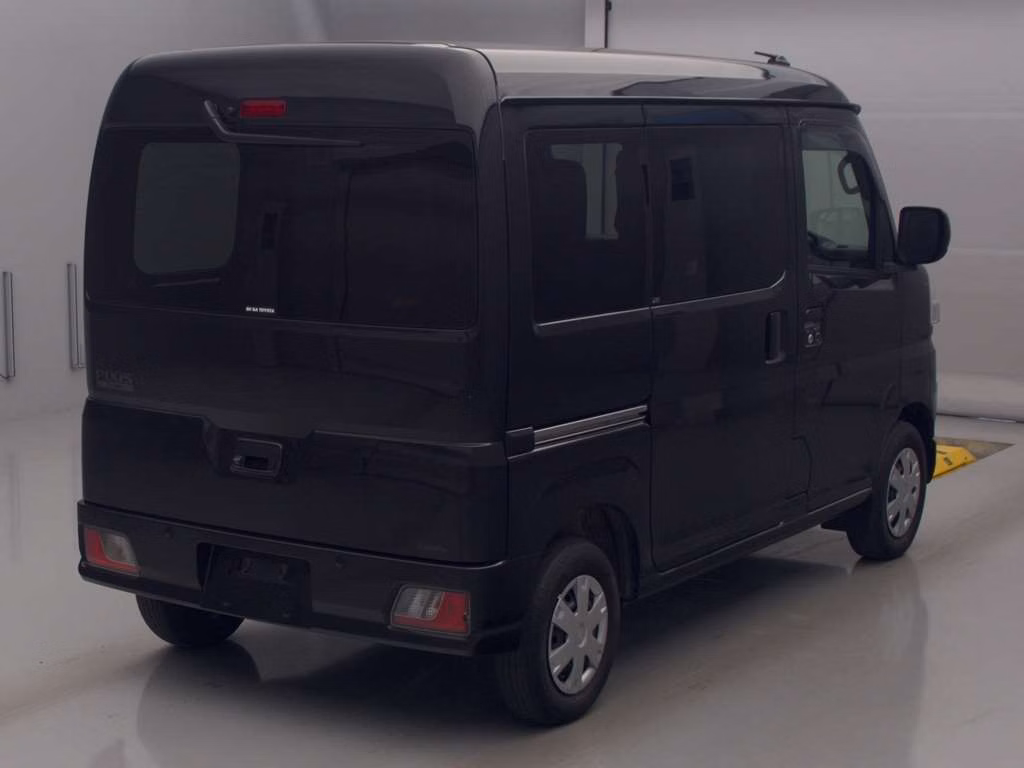 TOYOTA PIXIS VAN