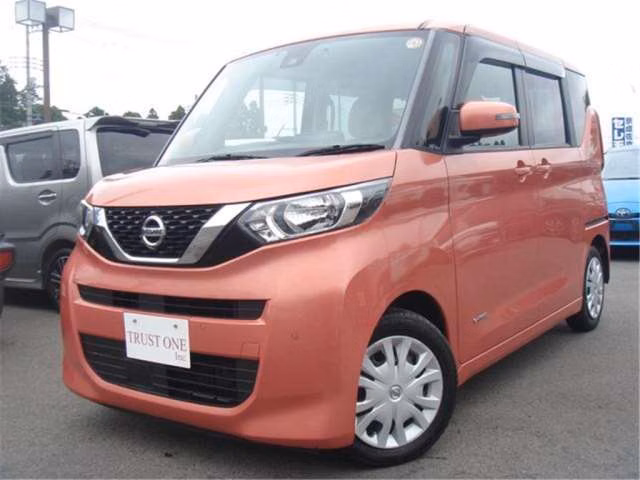 NISSAN ROOX