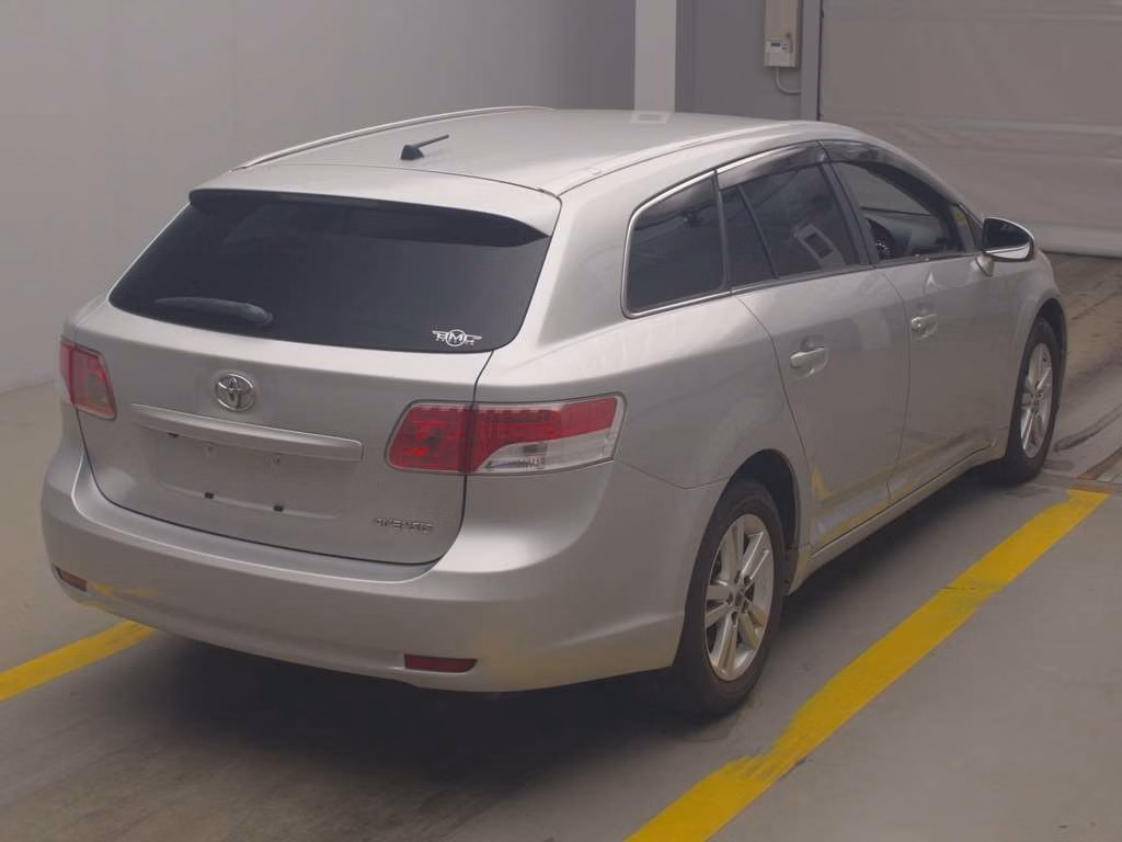 TOYOTA AVENSIS