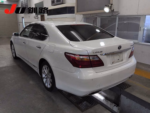 LEXUS LS600H