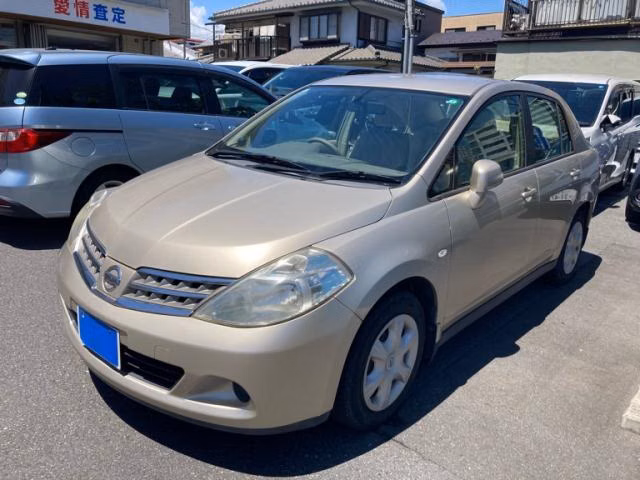 NISSAN TIIDA LATIO