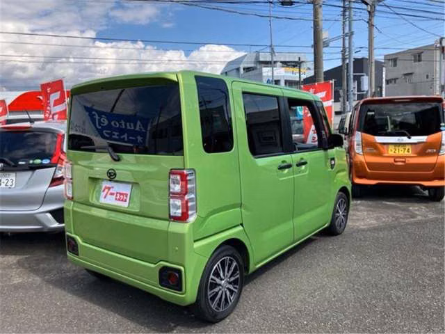 DAIHATSU WAKE