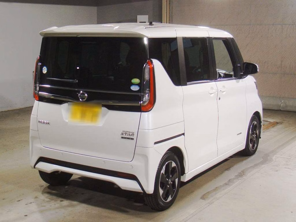 NISSAN ROOX