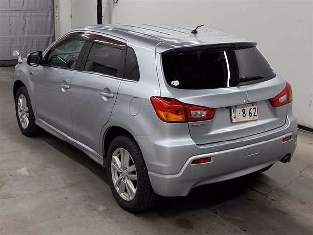 MITSUBISHI RVR