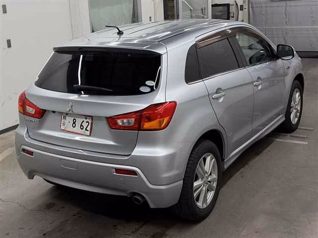 MITSUBISHI RVR