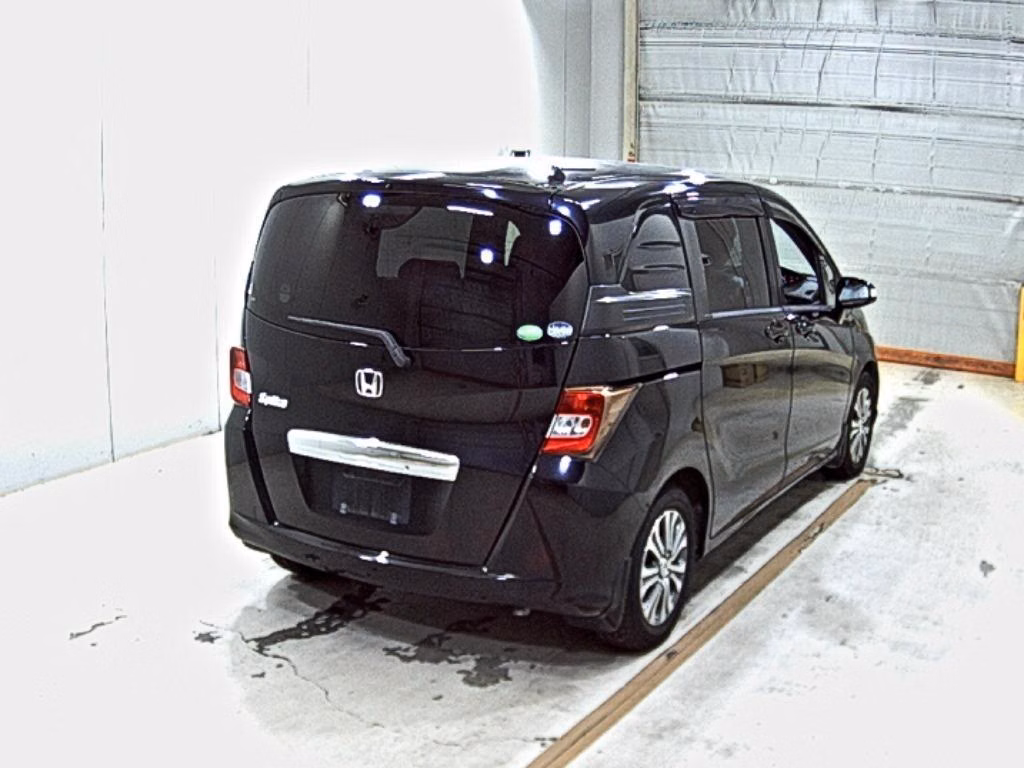 HONDA FREED SPIKE