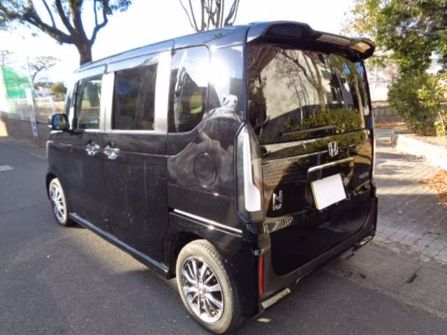 HONDA N-BOX