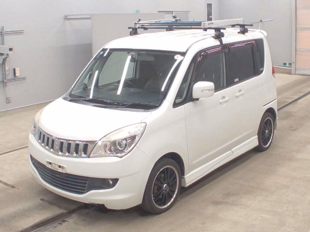 MITSUBISHI DELICA D:2