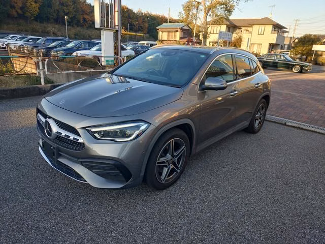 MERCEDES-BENZ GLA-CLASS