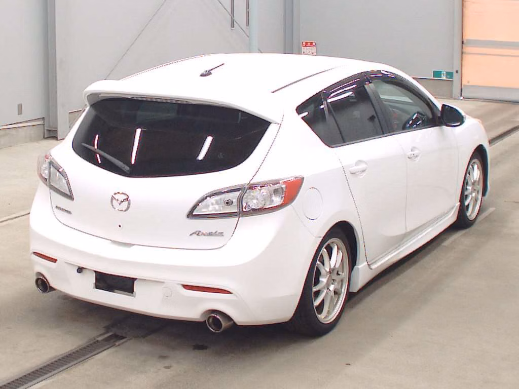 MAZDA AXELA