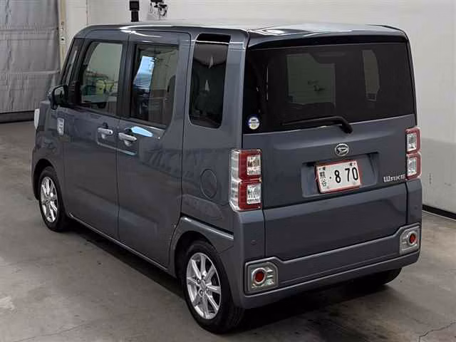 DAIHATSU WAKE