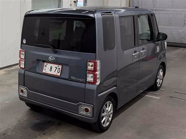 DAIHATSU WAKE