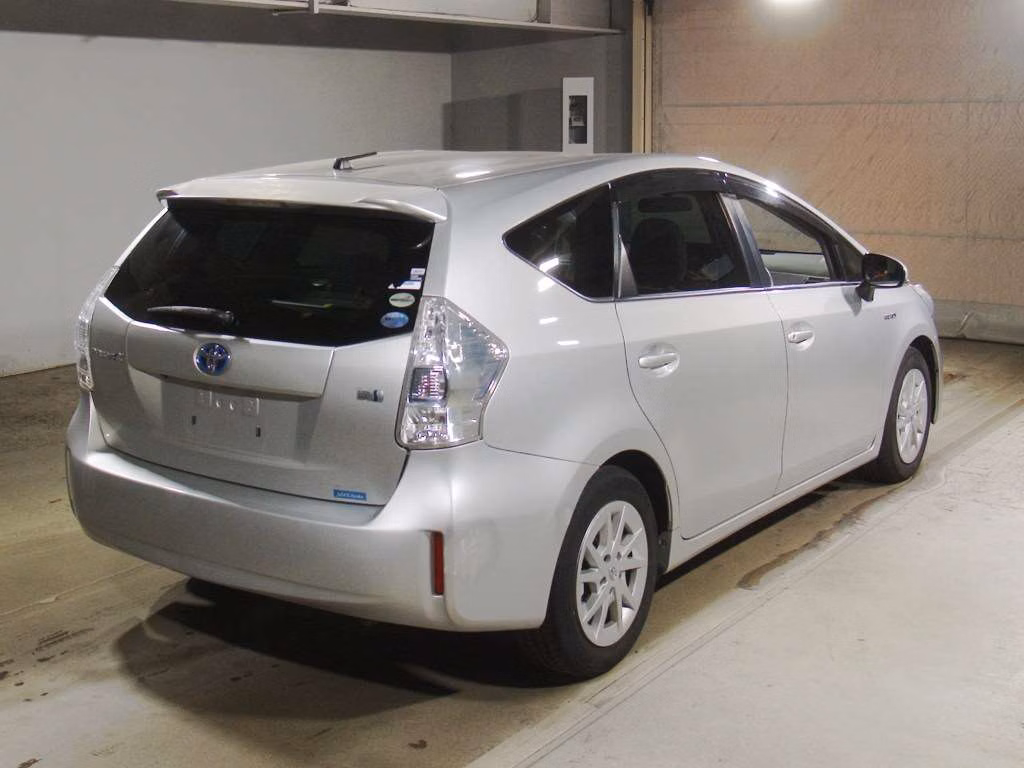 TOYOTA PRIUS ALPHA