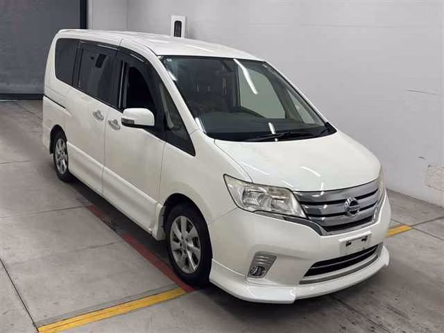 NISSAN SERENA