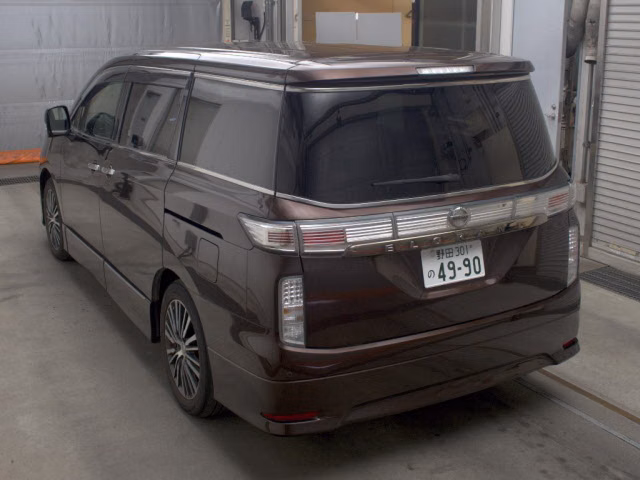NISSAN ELGRAND