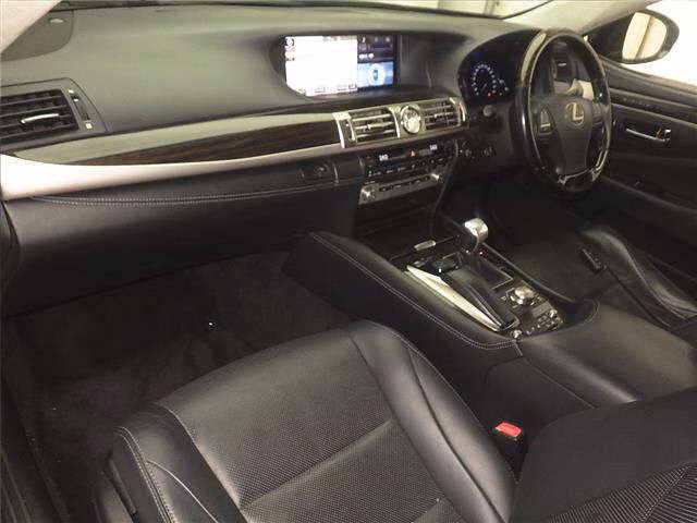 LEXUS LS460