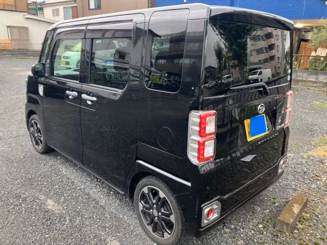 DAIHATSU WAKE