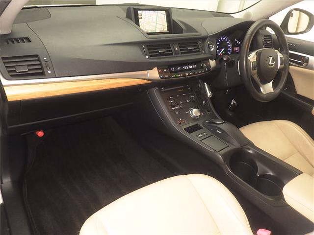 LEXUS CT200H