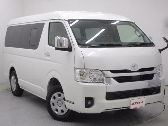 TOYOTA HIACE
