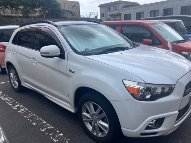 MITSUBISHI RVR