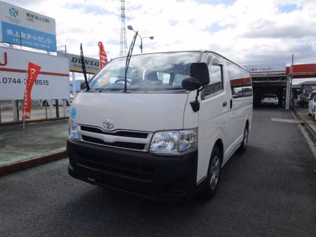 TOYOTA REGIUS ACE
