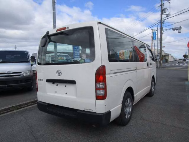TOYOTA REGIUS ACE