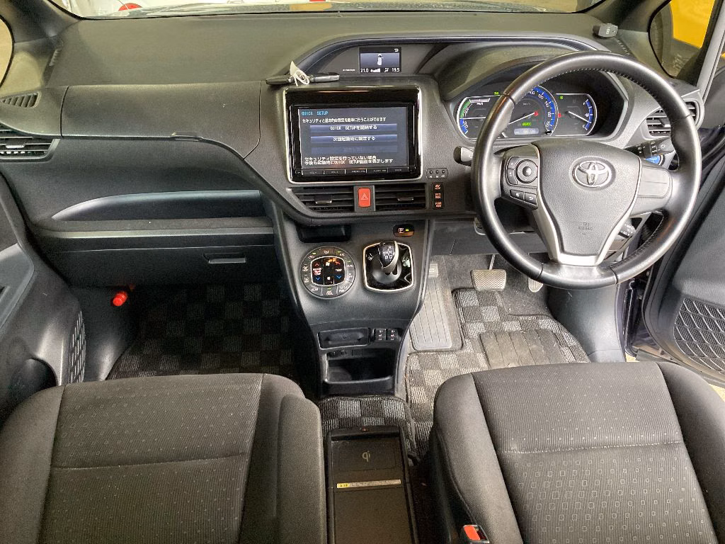 TOYOTA VOXY