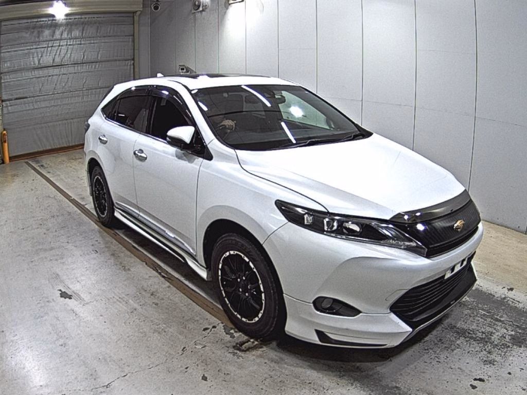 TOYOTA HARRIER