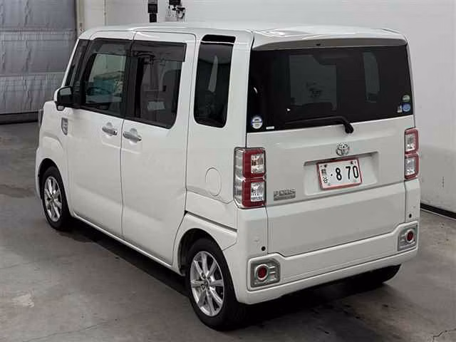 TOYOTA PIXIS MEGA