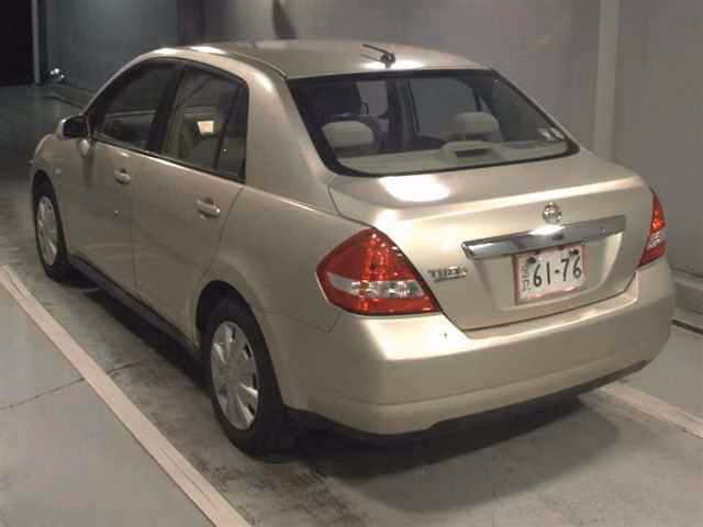 NISSAN TIIDA LATIO
