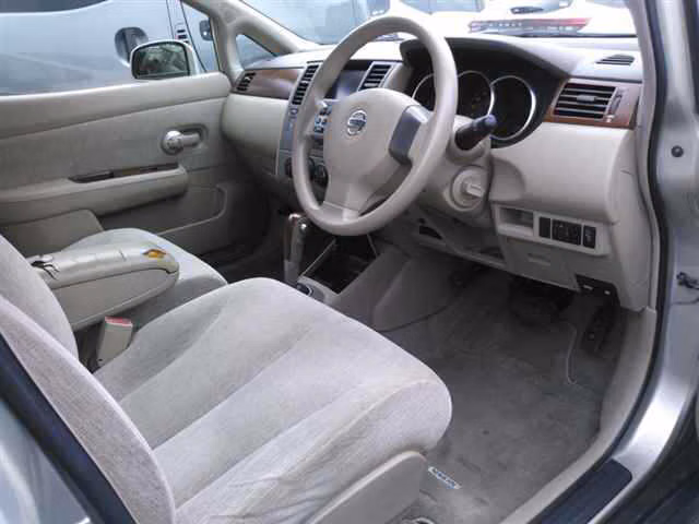 NISSAN TIIDA LATIO