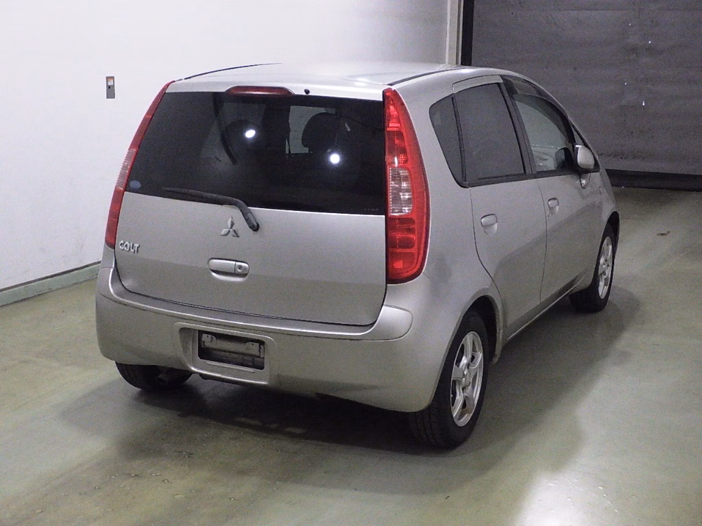 MITSUBISHI COLT