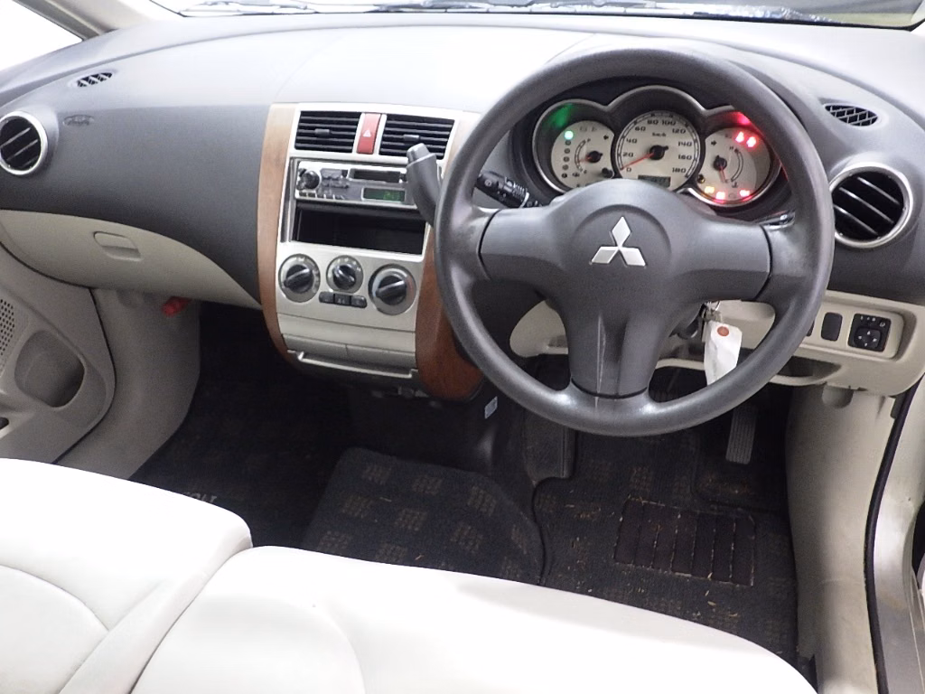 MITSUBISHI COLT