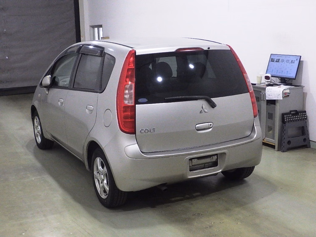 MITSUBISHI COLT