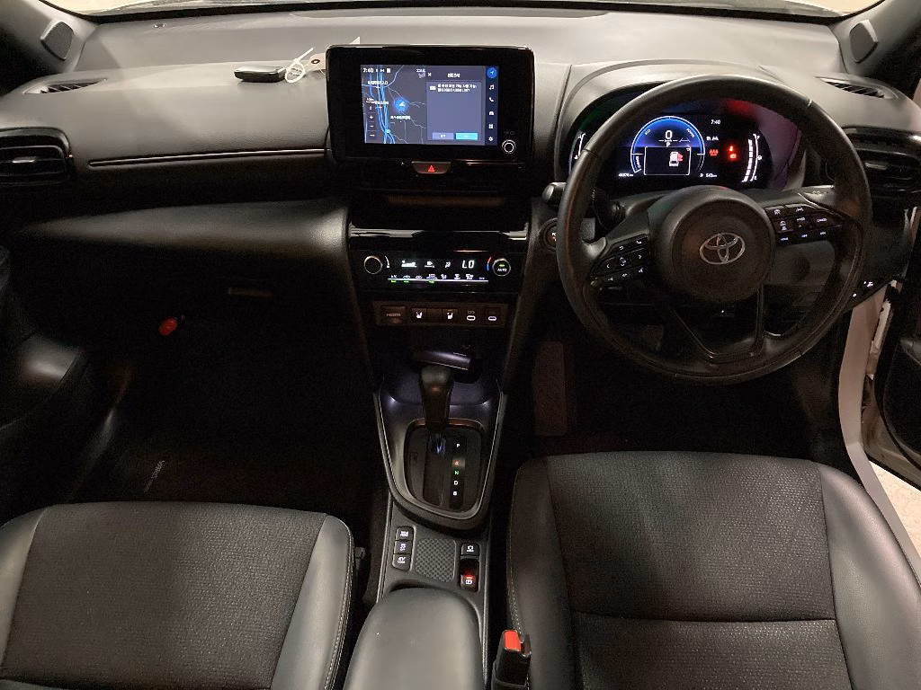 TOYOTA YARIS CROSS