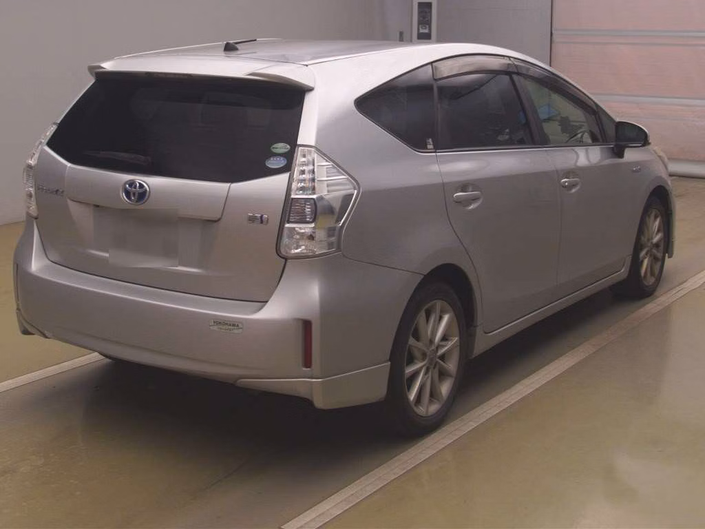 TOYOTA PRIUS ALPHA