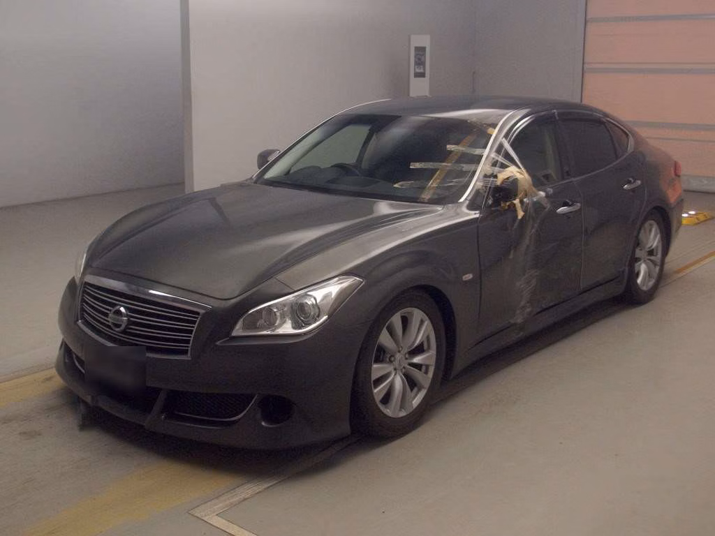 NISSAN FUGA