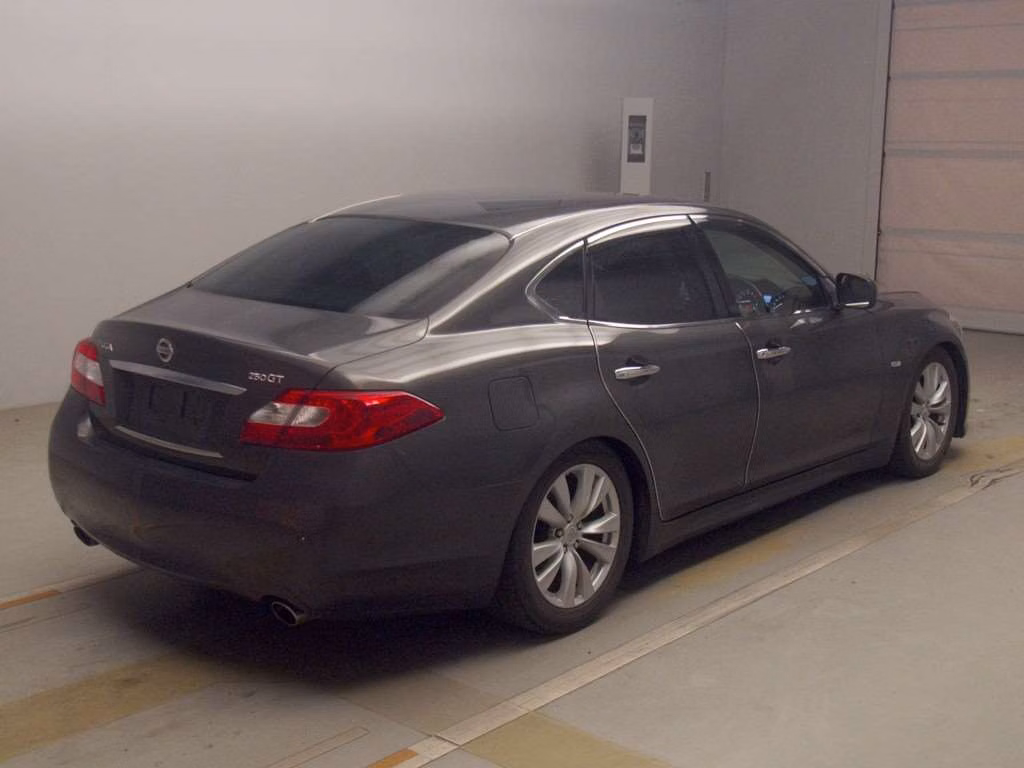 NISSAN FUGA