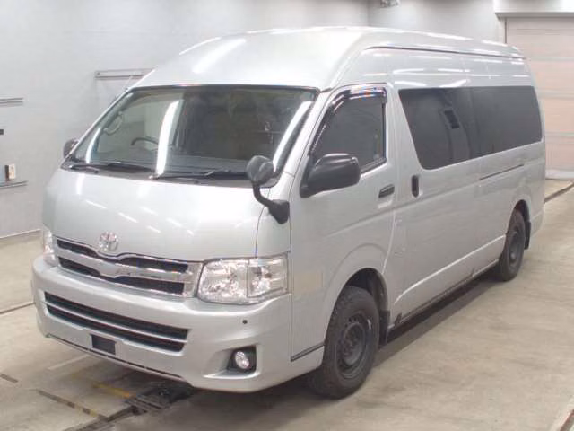 TOYOTA REGIUS ACE