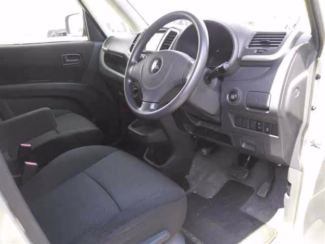 MITSUBISHI DELICA D:2