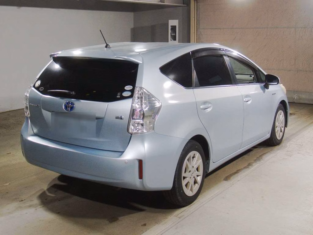 TOYOTA PRIUS ALPHA