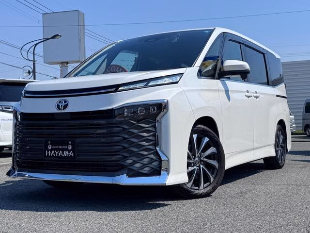 TOYOTA VOXY