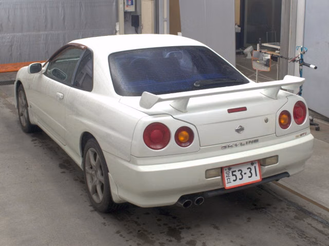 NISSAN SKYLINE