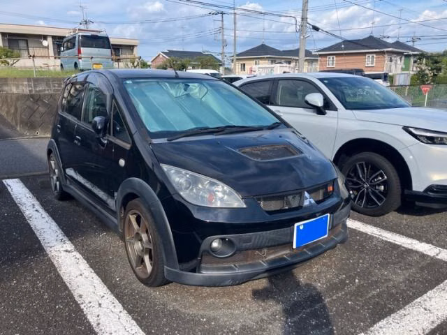 MITSUBISHI COLT